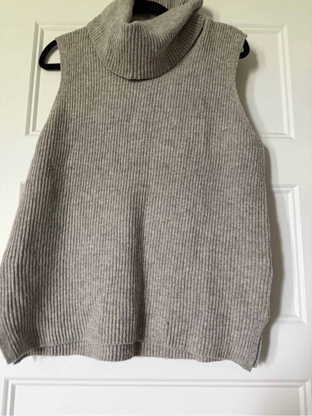 GAP Sleeveless Cowl Neck Ribbed Sweater - Light Gray